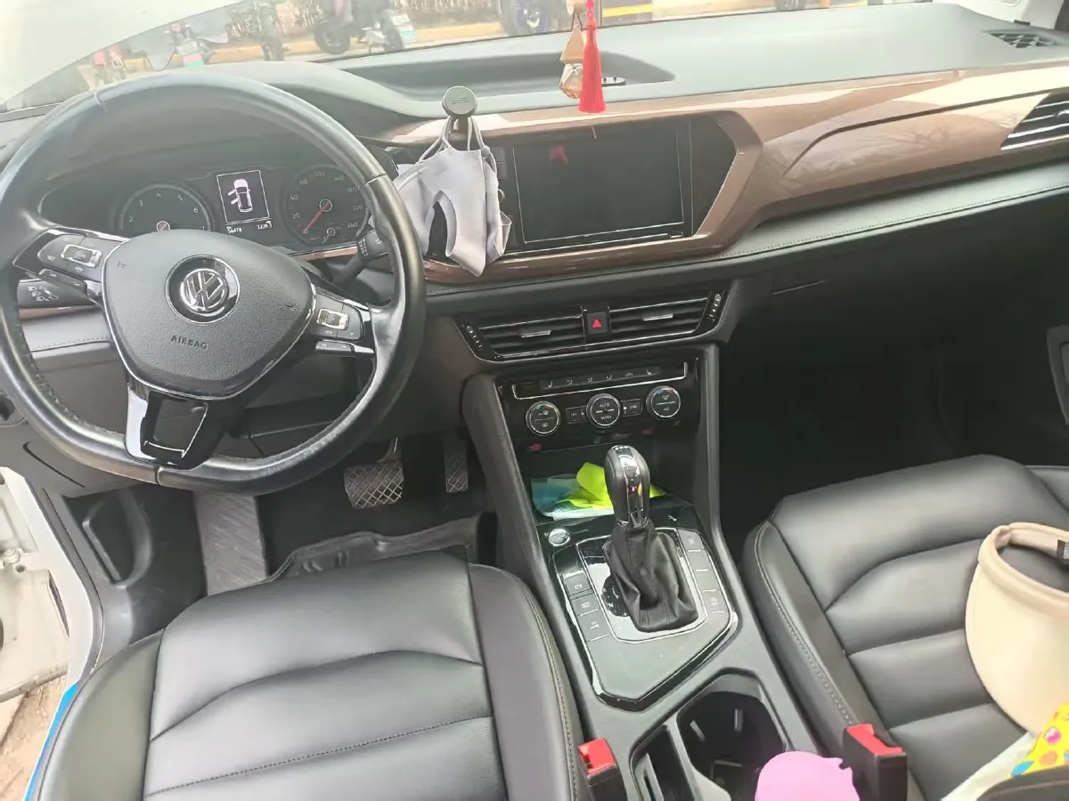 2019 MINI MINI 1.5T 102HP L3 7DCT,autocango,china used car exporter,china ev exporter,chinese used car exporter,chinese used ev exporter