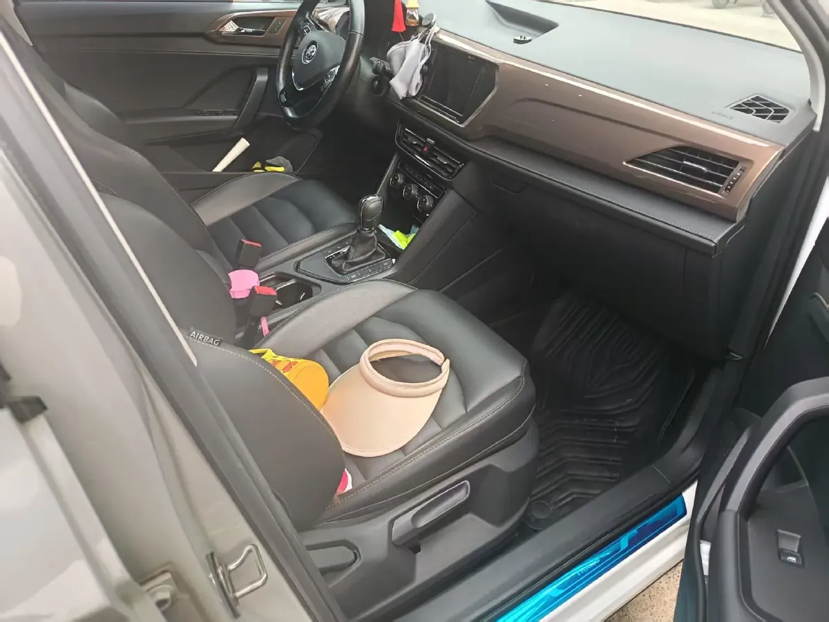 2019 MINI MINI 1.5T 102HP L3 7DCT,autocango,china used car exporter,china ev exporter,chinese used car exporter,chinese used ev exporter