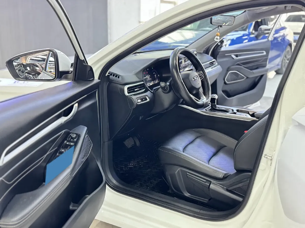 2022 Geely Emgrand 1.5L 114HP L4 CVT,autocango,china used car exporter,china ev exporter,chinese used car exporter,chinese used ev exporter