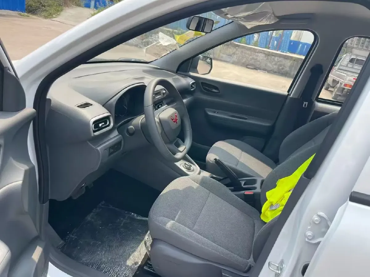 2025 WuLing HongGuang New Energy REEV 99HP REEV,autocango,china used car exporter,china ev exporter,chinese used car exporter,chinese used ev exporter