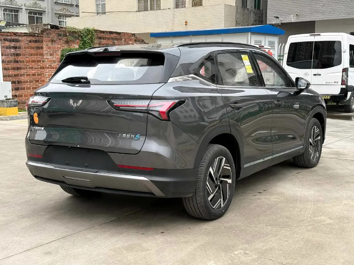 2024 WuLing XingGuangS 1.5L 106HP L4 E-CVT PHEV 20.5KWH,autocango,china used car exporter,china ev exporter,chinese used car exporter,chinese used ev exporter