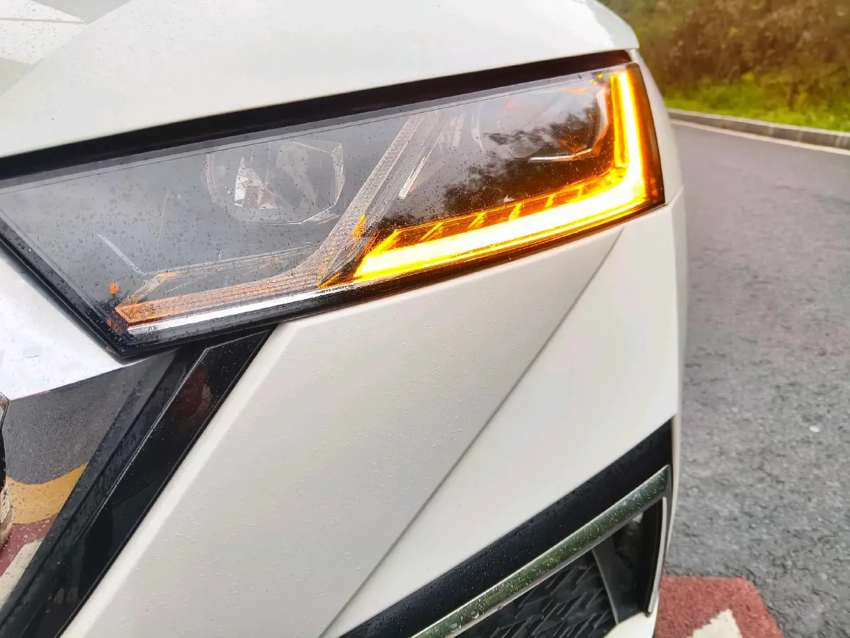 2021 Skoda Octavia 1.4T 150HP L4 7DCT,autocango,china used car exporter,china ev exporter,chinese used car exporter,chinese used ev exporter