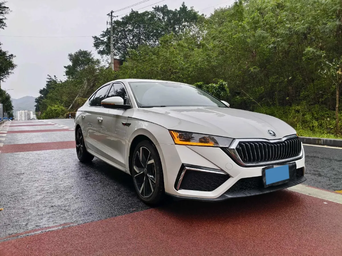 2021 Skoda Octavia 1.4T 150HP L4 7DCT,autocango,china used car exporter,china ev exporter,chinese used car exporter,chinese used ev exporter