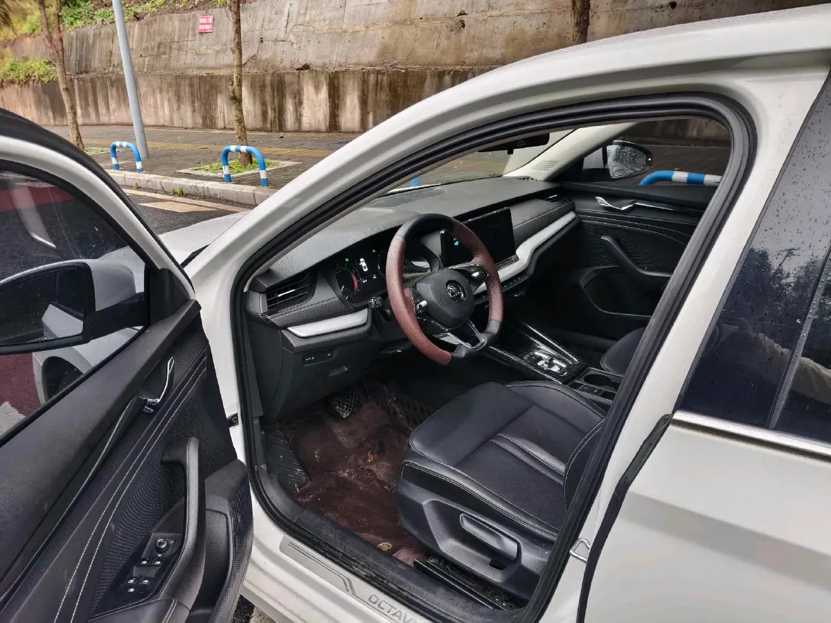 2021 Skoda Octavia 1.4T 150HP L4 7DCT,autocango,china used car exporter,china ev exporter,chinese used car exporter,chinese used ev exporter