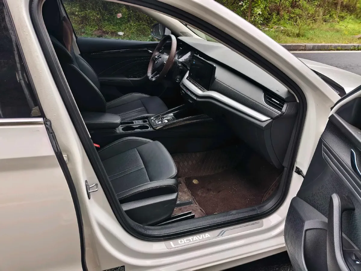 2021 Skoda Octavia 1.4T 150HP L4 7DCT,autocango,china used car exporter,china ev exporter,chinese used car exporter,chinese used ev exporter