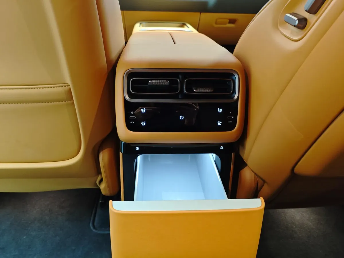 2025 Li i6 BEV,autocango,china used car exporter,china ev exporter,chinese used car exporter,chinese used ev exporter