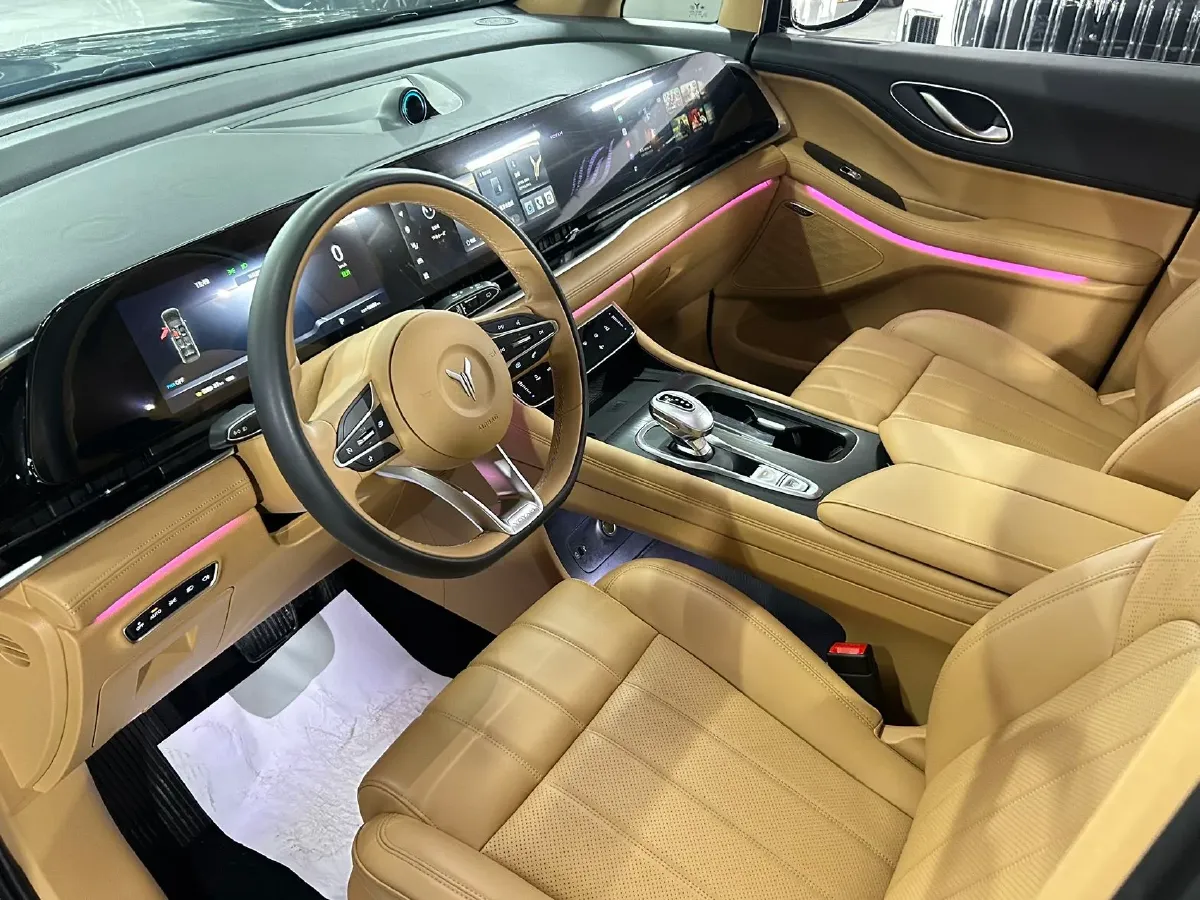 2022 Voyah Dream BEV 108.7KWH,autocango,china used car exporter,china ev exporter,chinese used car exporter,chinese used ev exporter