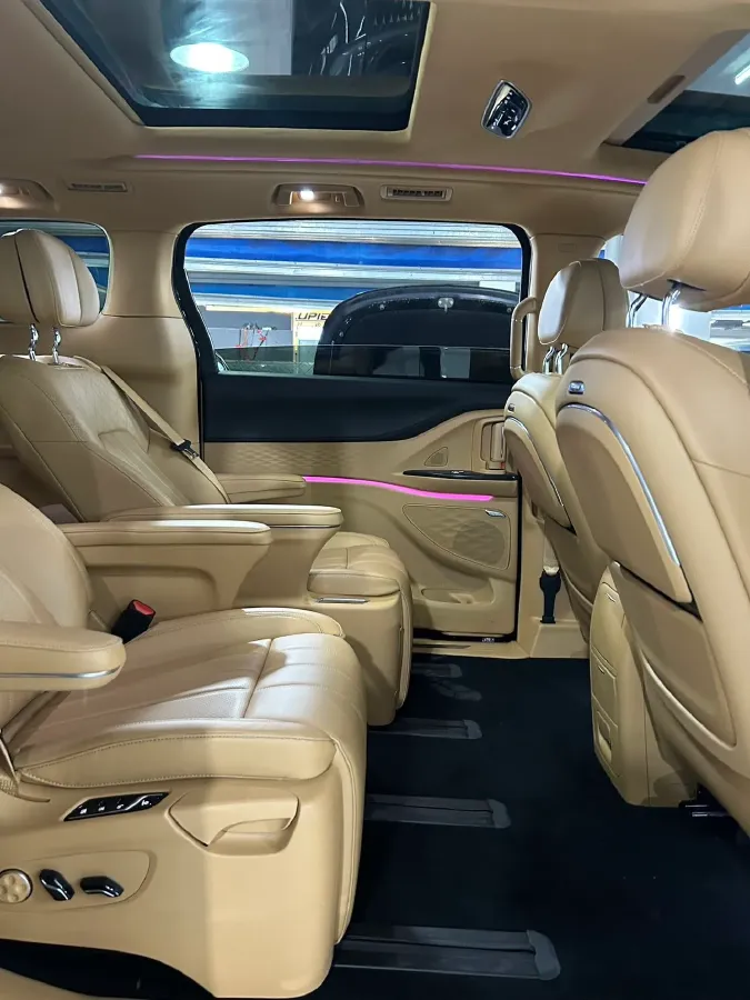 2022 Voyah Dream BEV 108.7KWH,autocango,china used car exporter,china ev exporter,chinese used car exporter,chinese used ev exporter