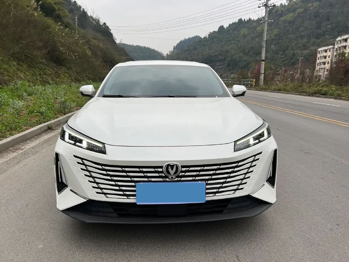 2024 ChangAn Eado 1.5T 170HP L4 7DCT,autocango,china used car exporter,china ev exporter,chinese used car exporter,chinese used ev exporter