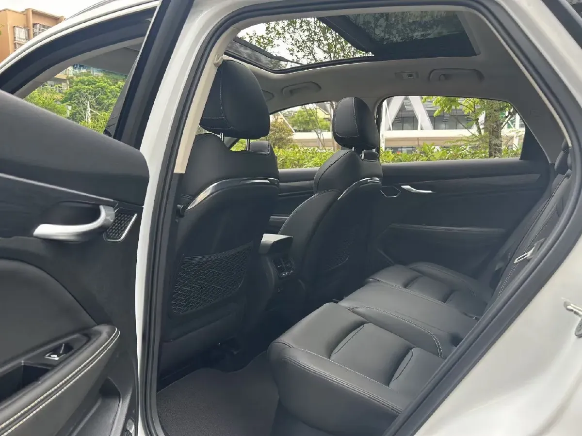 2020 Roewe RX5 1.5T 169HP L4 AMT PHEV 11.1KWH,autocango,china used car exporter,china ev exporter,chinese used car exporter,chinese used ev exporter