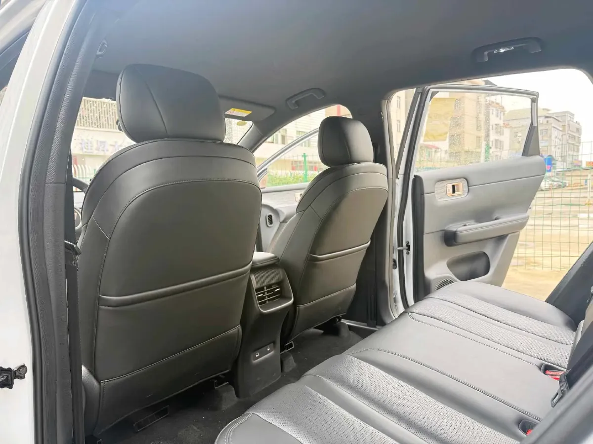 2025 WuLing XingGuangS 1.5L 106HP L4 E-CVT PHEV,autocango,china used car exporter,china ev exporter,chinese used car exporter,chinese used ev exporter