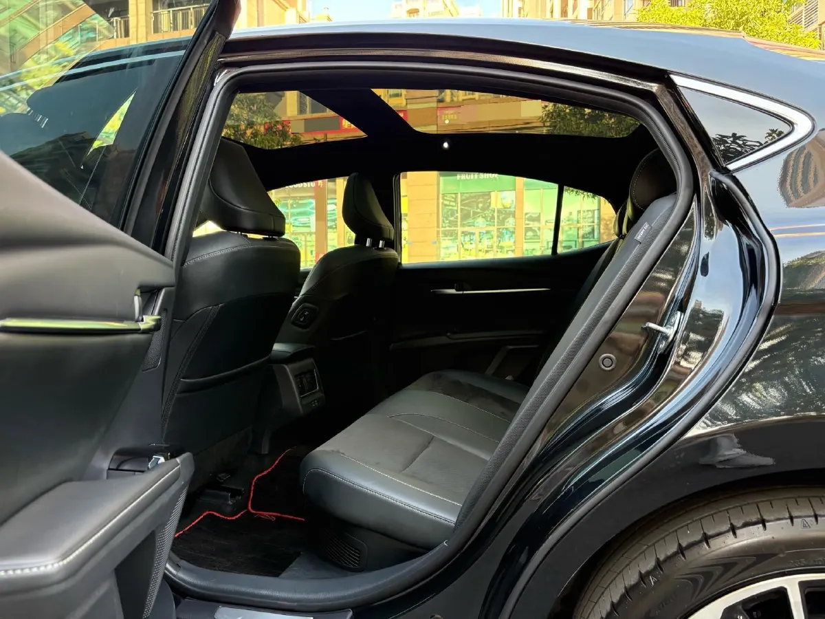 2024 Toyota Camry 2.0L 152HP L4 E-CVT Hybrid,autocango,china used car exporter,china ev exporter,chinese used car exporter,chinese used ev exporter