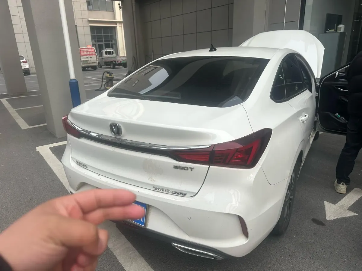 2021 ChangAn Eado 1.4T 160HP L4 7DCT,autocango,china used car exporter,china ev exporter,chinese used car exporter,chinese used ev exporter
