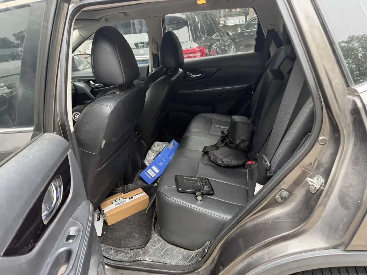 2019 Nissan X-Trail 2.0L 154HP L4 CVT,autocango,china used car exporter,china ev exporter,chinese used car exporter,chinese used ev exporter