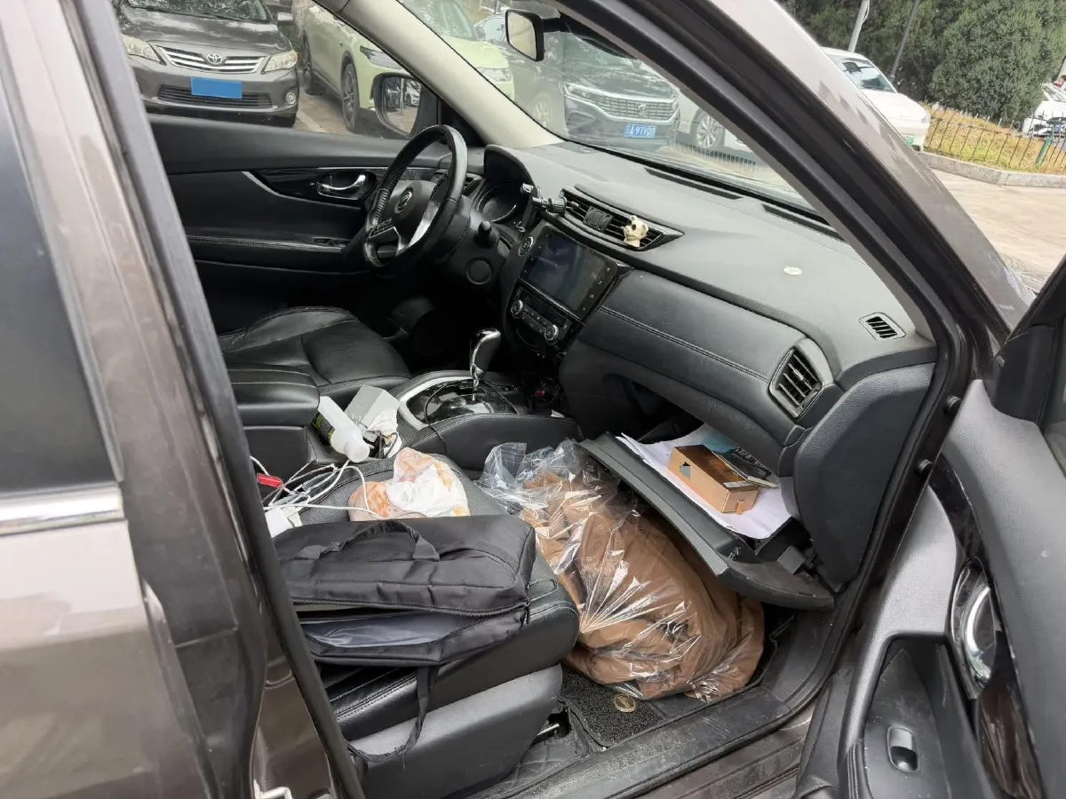 2019 Nissan X-Trail 2.0L 154HP L4 CVT,autocango,china used car exporter,china ev exporter,chinese used car exporter,chinese used ev exporter