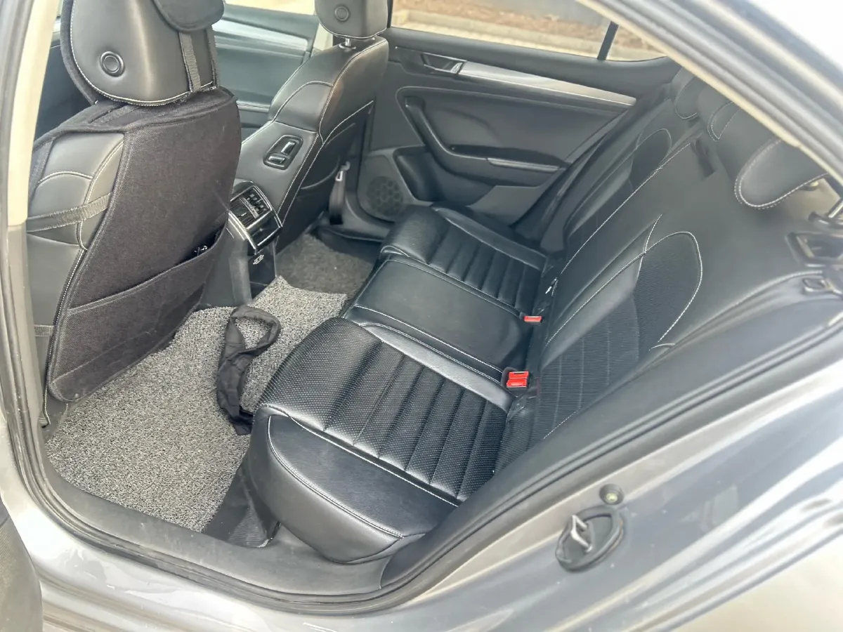 2019 Skoda Superb 2.0T 186HP L4 7DCT,autocango,china used car exporter,china ev exporter,chinese used car exporter,chinese used ev exporter