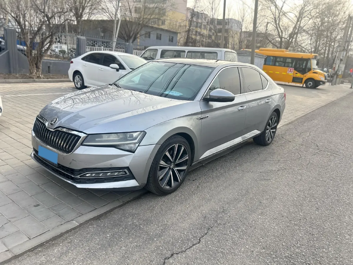 2019 Skoda Superb 2.0T 186HP L4 7DCT,autocango,china used car exporter,china ev exporter,chinese used car exporter,chinese used ev exporter