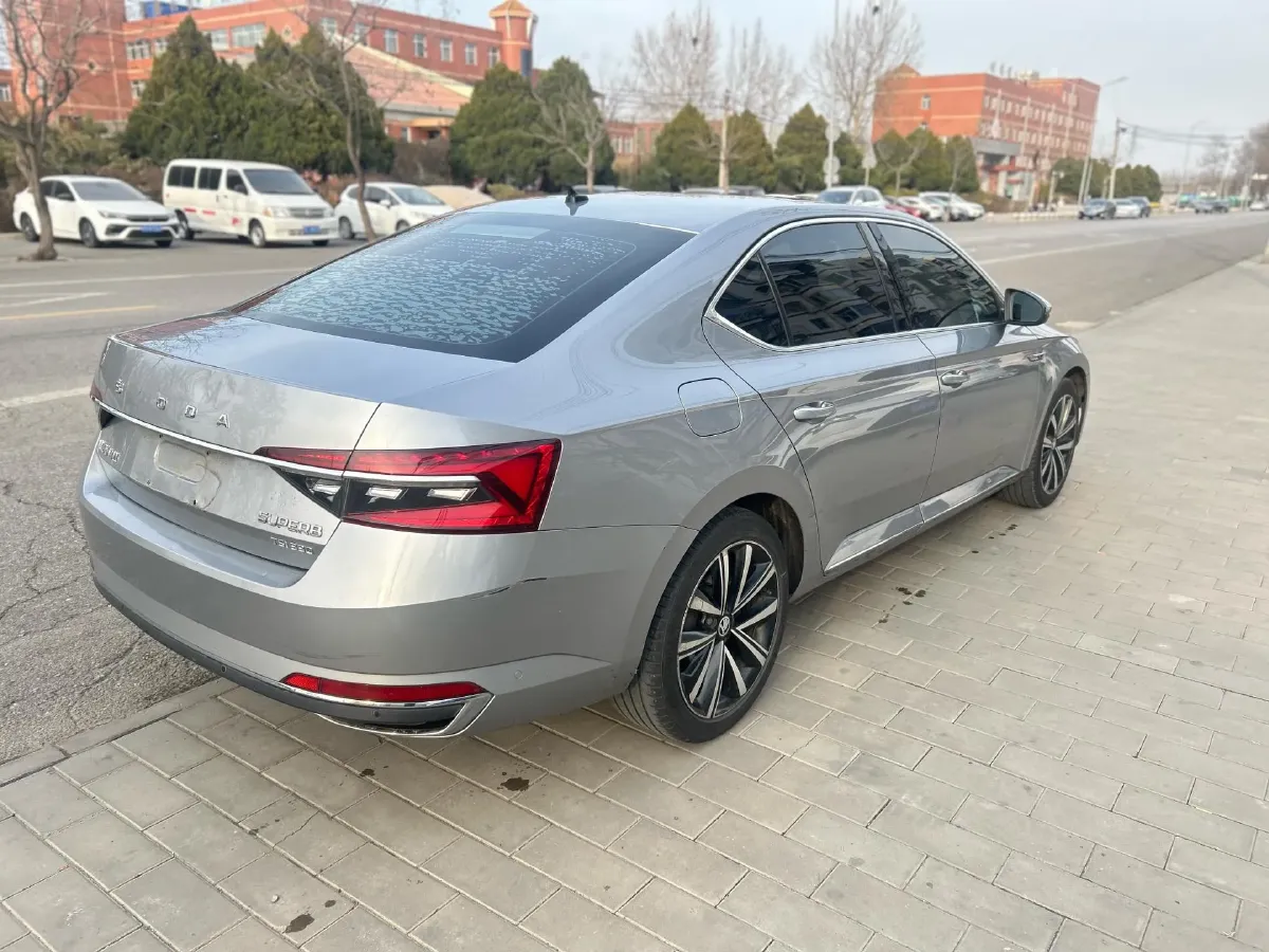 2019 Skoda Superb 2.0T 186HP L4 7DCT,autocango,china used car exporter,china ev exporter,chinese used car exporter,chinese used ev exporter