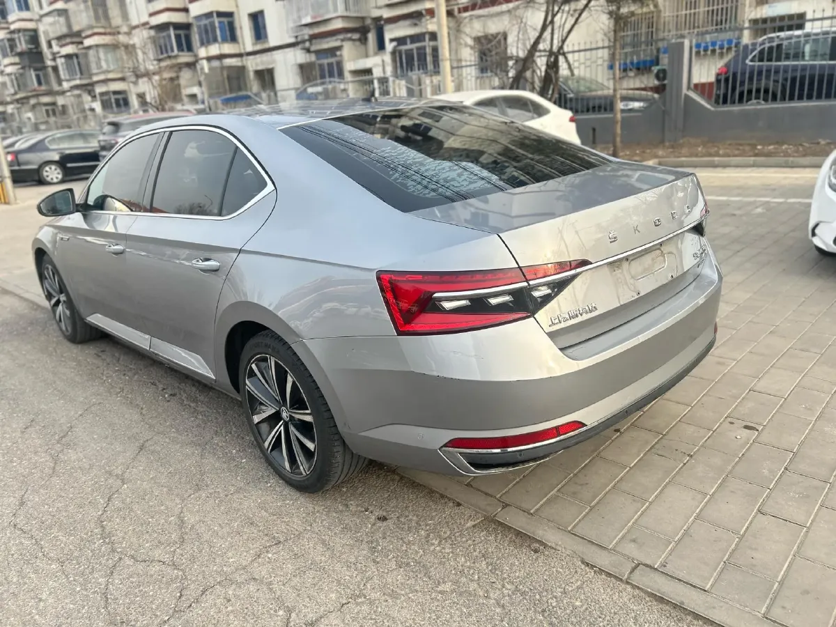 2019 Skoda Superb 2.0T 186HP L4 7DCT,autocango,china used car exporter,china ev exporter,chinese used car exporter,chinese used ev exporter