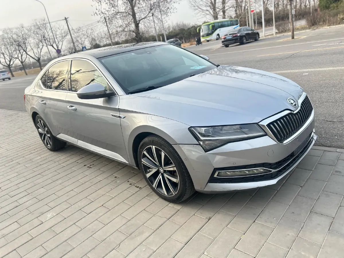 2019 Skoda Superb 2.0T 186HP L4 7DCT,autocango,china used car exporter,china ev exporter,chinese used car exporter,chinese used ev exporter