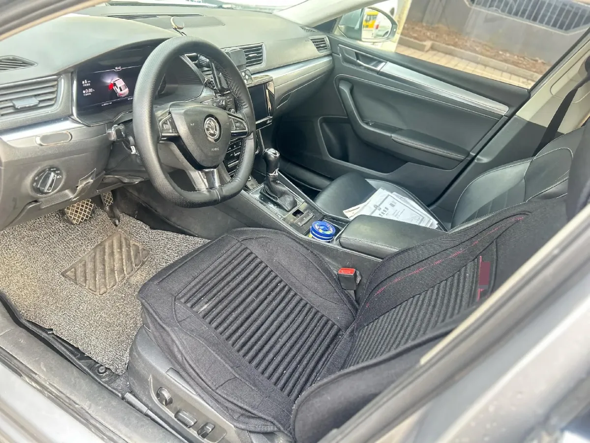 2019 Skoda Superb 2.0T 186HP L4 7DCT,autocango,china used car exporter,china ev exporter,chinese used car exporter,chinese used ev exporter