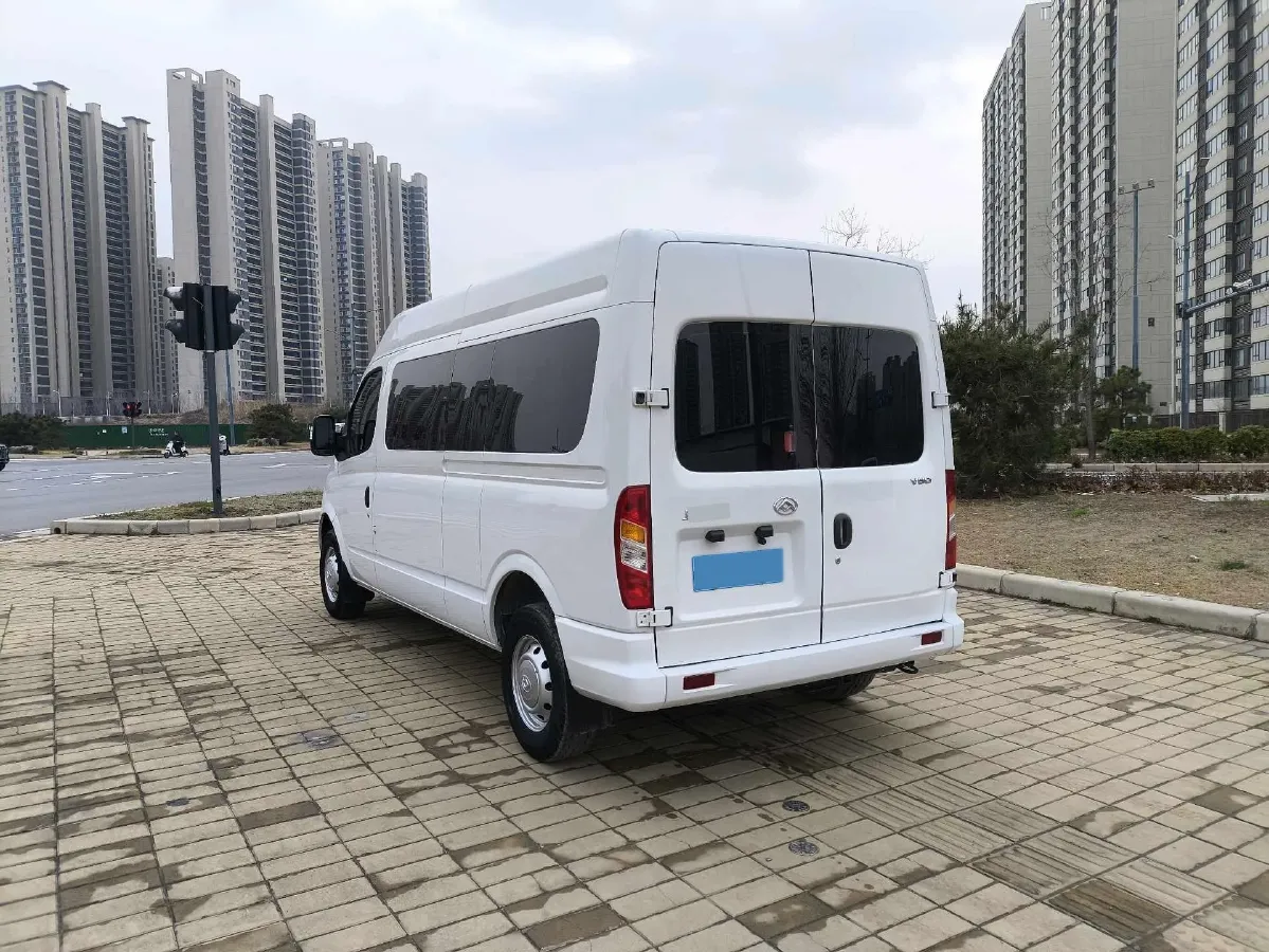2021 MAXUS XinTu V80 2.0T 127HP L4 6MT,autocango,china used car exporter,china ev exporter,chinese used car exporter,chinese used ev exporter