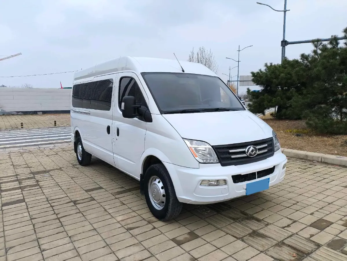 2021 MAXUS XinTu V80 2.0T 127HP L4 6MT,autocango,china used car exporter,china ev exporter,chinese used car exporter,chinese used ev exporter