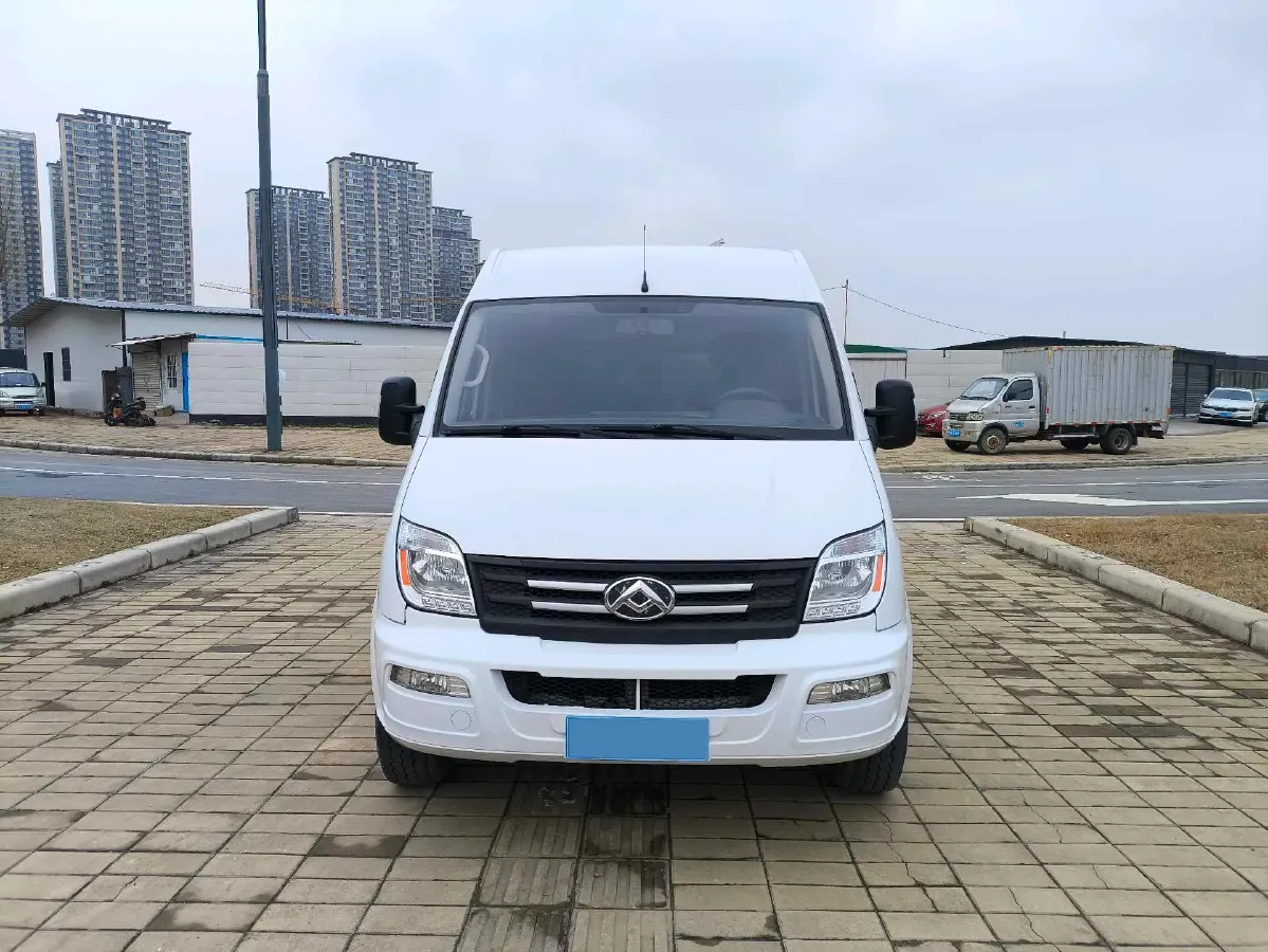 2021 MAXUS XinTu V80 2.0T 127HP L4 6MT,autocango,china used car exporter,china ev exporter,chinese used car exporter,chinese used ev exporter