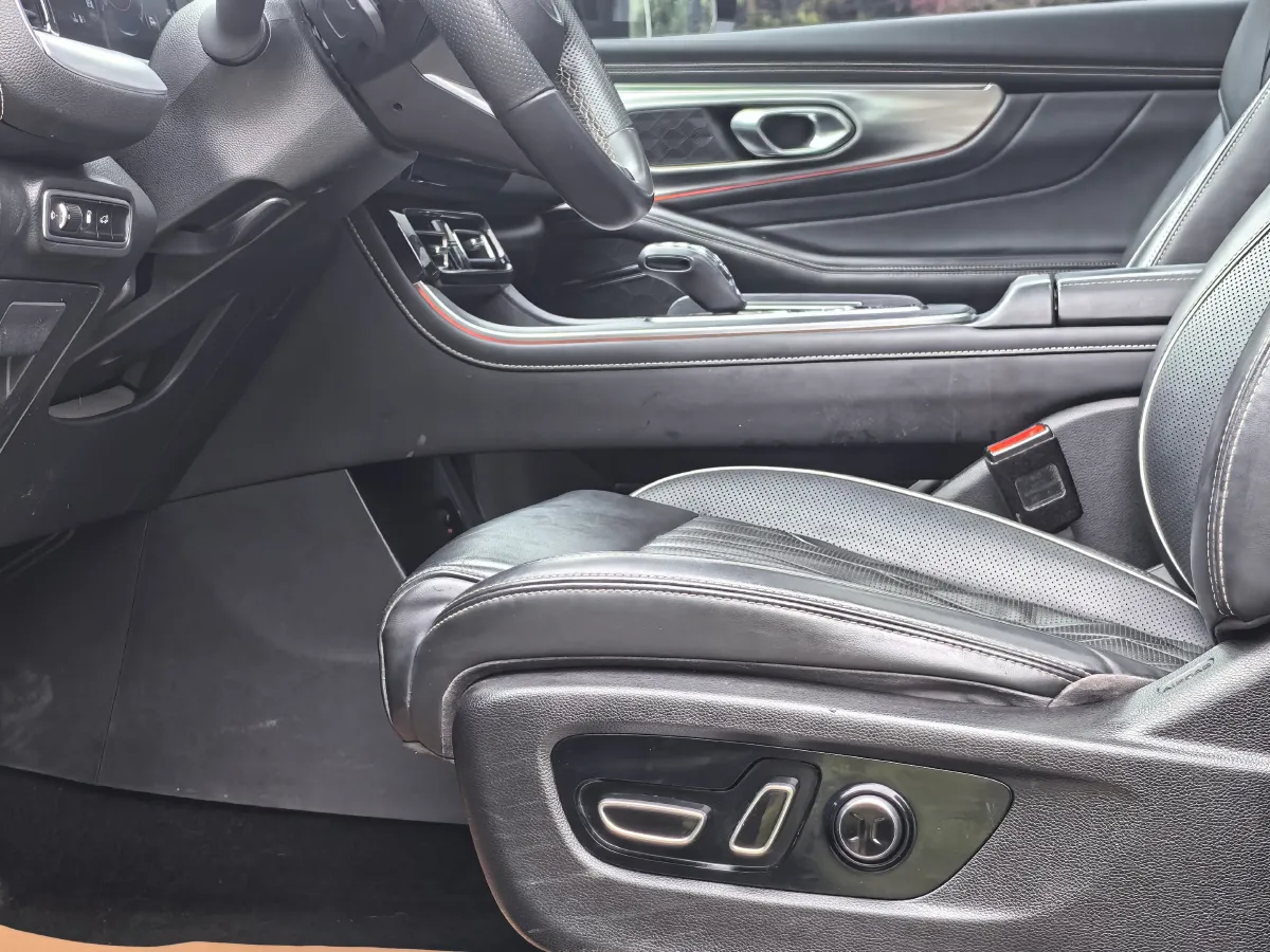 2022 GAC Trumpchi GS8 2.0T 252HP L4 8AT,autocango,china used car exporter,china ev exporter,chinese used car exporter,chinese used ev exporter