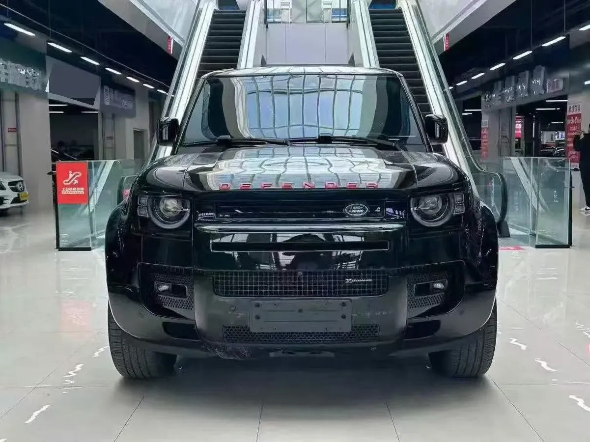 2024 Land Rover Defender 3.0T 400HP L6 8AT,autocango,china used car exporter,china ev exporter,chinese used car exporter,chinese used ev exporter