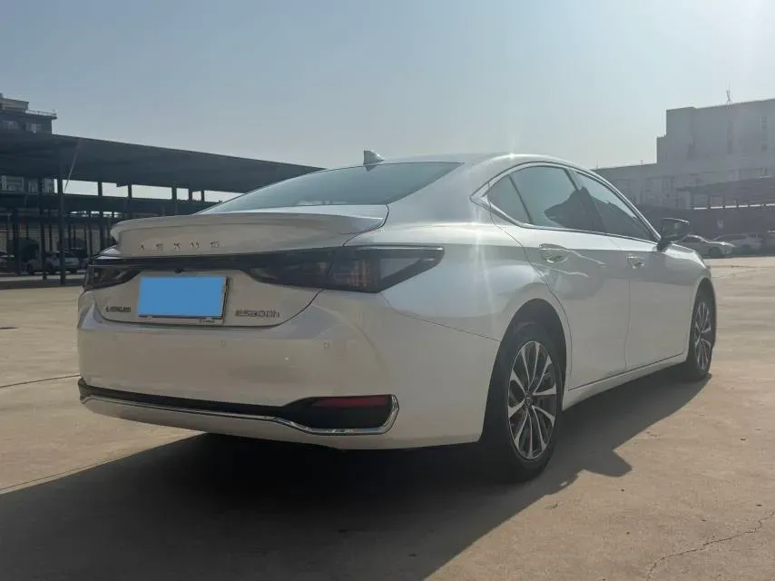 2025 Lexus ES 2.0L 173HP L4 CVT,autocango,china used car exporter,china ev exporter,chinese used car exporter,chinese used ev exporter