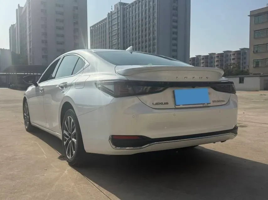 2025 Lexus ES 2.0L 173HP L4 CVT,autocango,china used car exporter,china ev exporter,chinese used car exporter,chinese used ev exporter