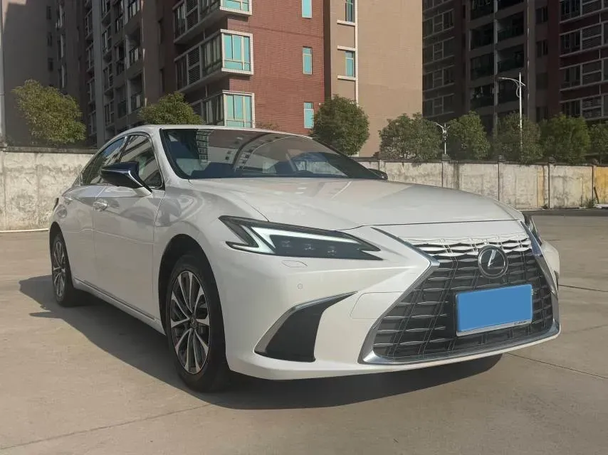 2025 Lexus ES 2.0L 173HP L4 CVT,autocango,china used car exporter,china ev exporter,chinese used car exporter,chinese used ev exporter