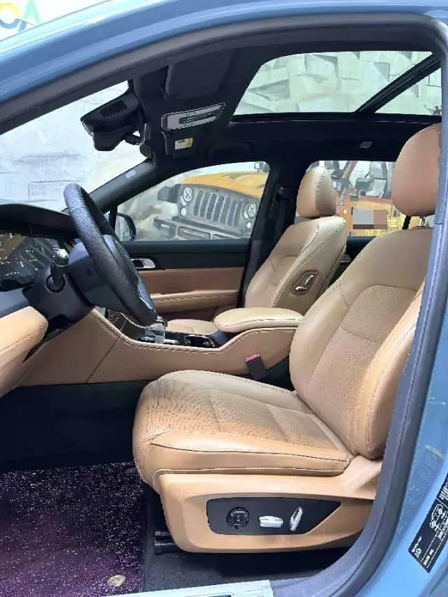 2021 Li ONE Range Extended 131HP REEV 40.5KWH,autocango,china used car exporter,china ev exporter,chinese used car exporter,chinese used ev exporter