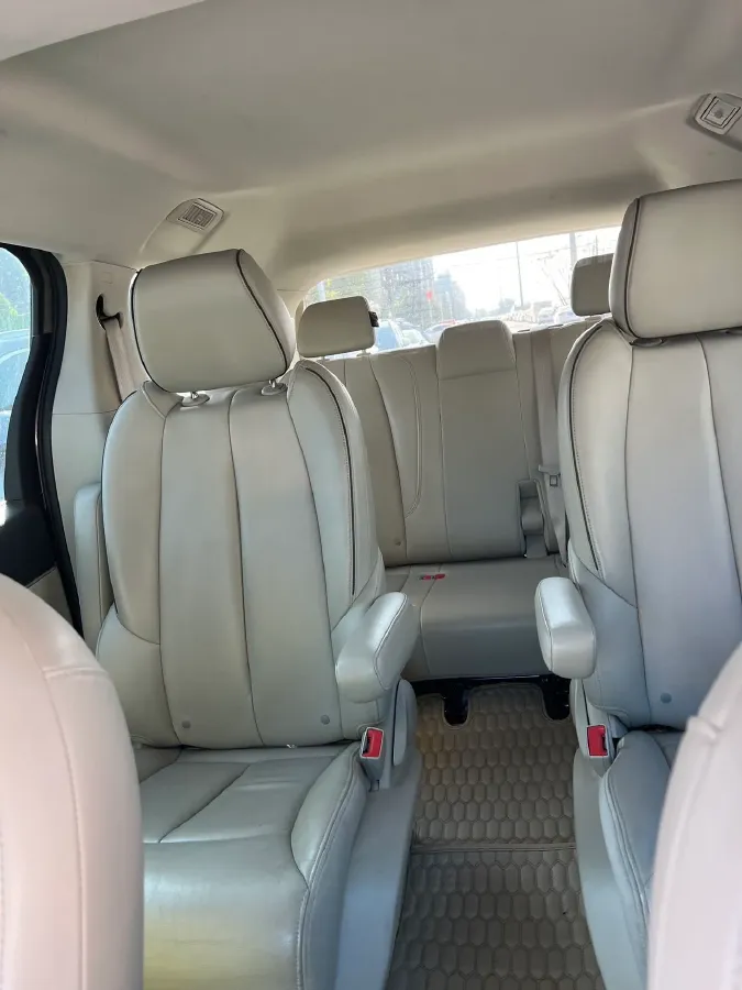 2021 Buick GL8 2.0T 237HP L4 9AT,autocango,china used car exporter,china ev exporter,chinese used car exporter,chinese used ev exporter