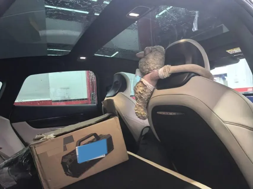 2022 Xpeng P7 BEV 60.2KWH,autocango,china used car exporter,china ev exporter,chinese used car exporter,chinese used ev exporter