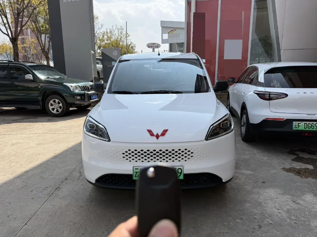 2025 WuLing HongGuang New Energy REEV 99HP REEV,autocango,china used car exporter,china ev exporter,chinese used car exporter,chinese used ev exporter