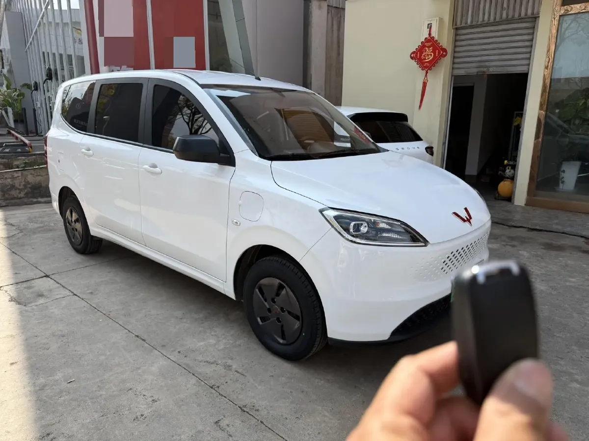 2025 WuLing HongGuang New Energy REEV 99HP REEV,autocango,china used car exporter,china ev exporter,chinese used car exporter,chinese used ev exporter