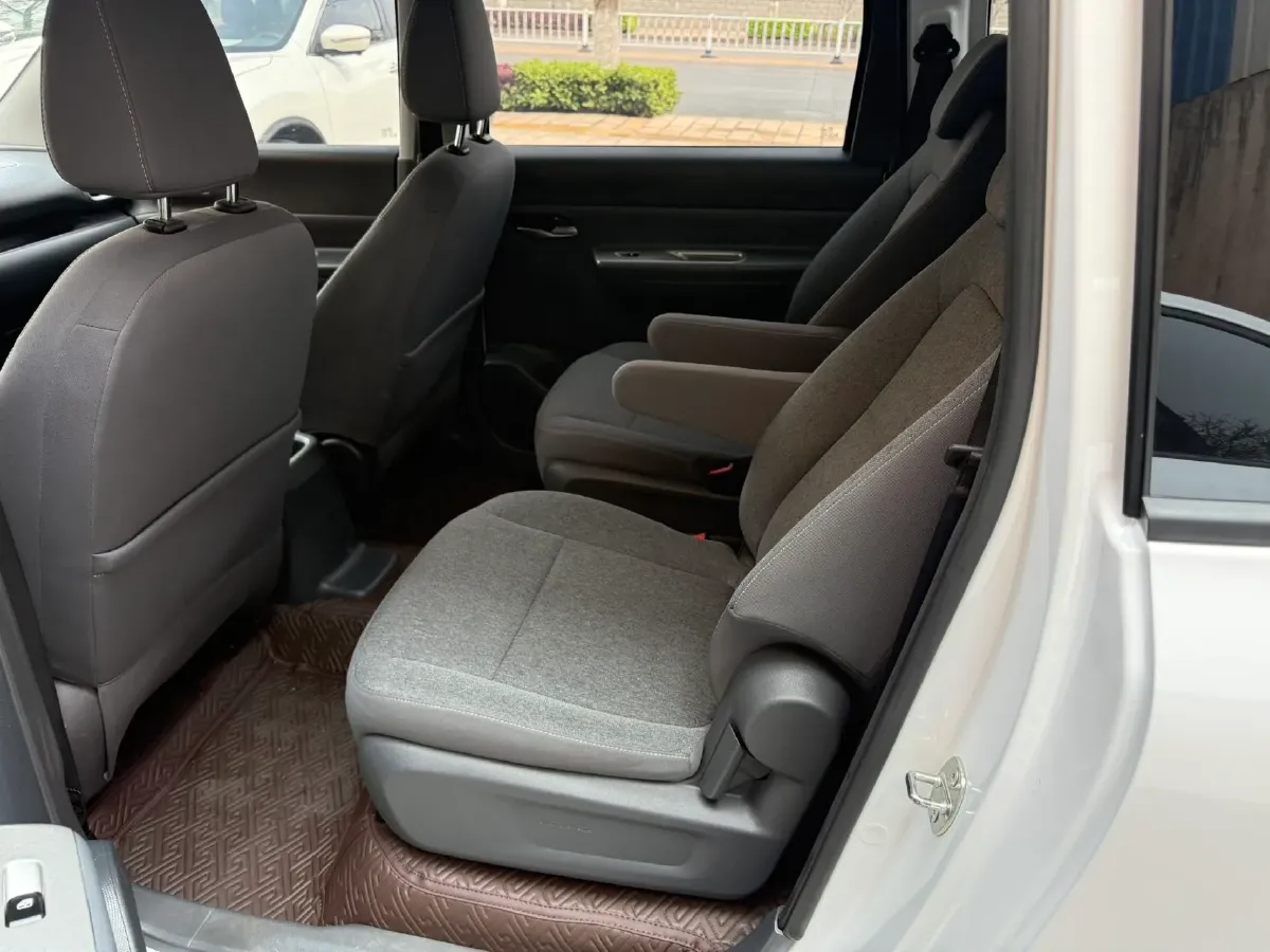 2025 WuLing HongGuang New Energy REEV 99HP REEV,autocango,china used car exporter,china ev exporter,chinese used car exporter,chinese used ev exporter