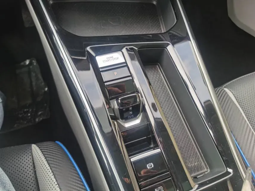 2022 Skoda Superb 2.0T 186HP L4 7DCT,autocango,china used car exporter,china ev exporter,chinese used car exporter,chinese used ev exporter