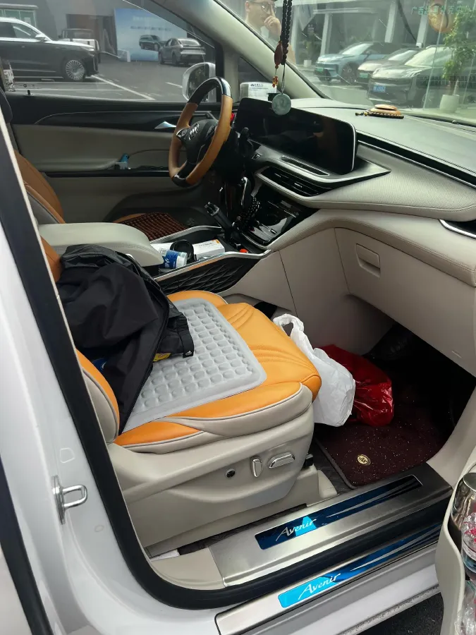 2022 Buick GL8 2.0T 237HP L4 9AT,autocango,china used car exporter,china ev exporter,chinese used car exporter,chinese used ev exporter