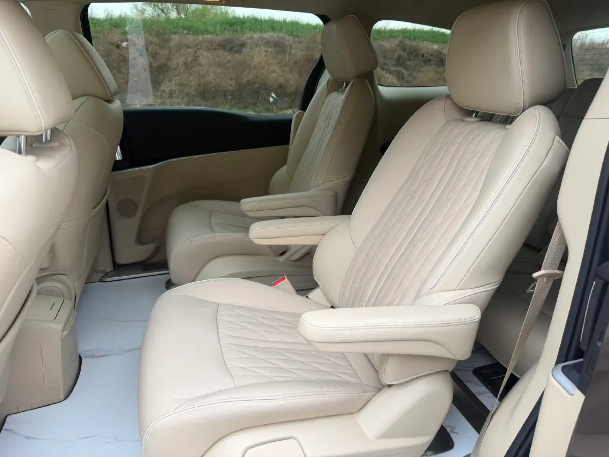 2023 Buick GL8 2.0T 237HP L4 9AT,autocango,china used car exporter,china ev exporter,chinese used car exporter,chinese used ev exporter