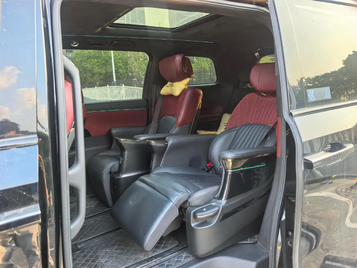 2023 GAC Trumpchi M8 2.0T 252HP L4 8AT,autocango,china used car exporter,china ev exporter,chinese used car exporter,chinese used ev exporter