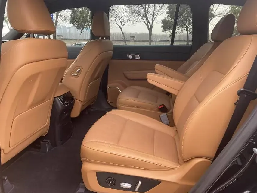 2021 Li ONE Range Extended 131HP REEV 40.5KWH,autocango,china used car exporter,china ev exporter,chinese used car exporter,chinese used ev exporter