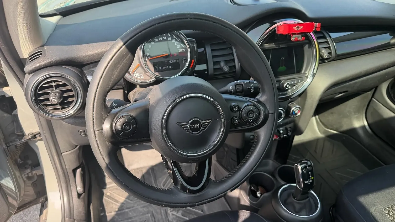 2021 MINI MINI 1.5T 102HP L3 7DCT,autocango,china used car exporter,china ev exporter,chinese used car exporter,chinese used ev exporter