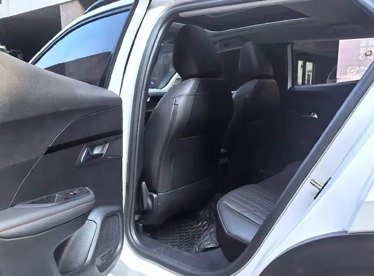 2022 Peugeot 2008 1.2T 136HP L3 6DCT,autocango,china used car exporter,china ev exporter,chinese used car exporter,chinese used ev exporter