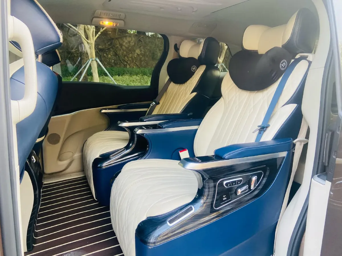 2021 Buick GL8 2.0T 237HP L4 9AT,autocango,china used car exporter,china ev exporter,chinese used car exporter,chinese used ev exporter