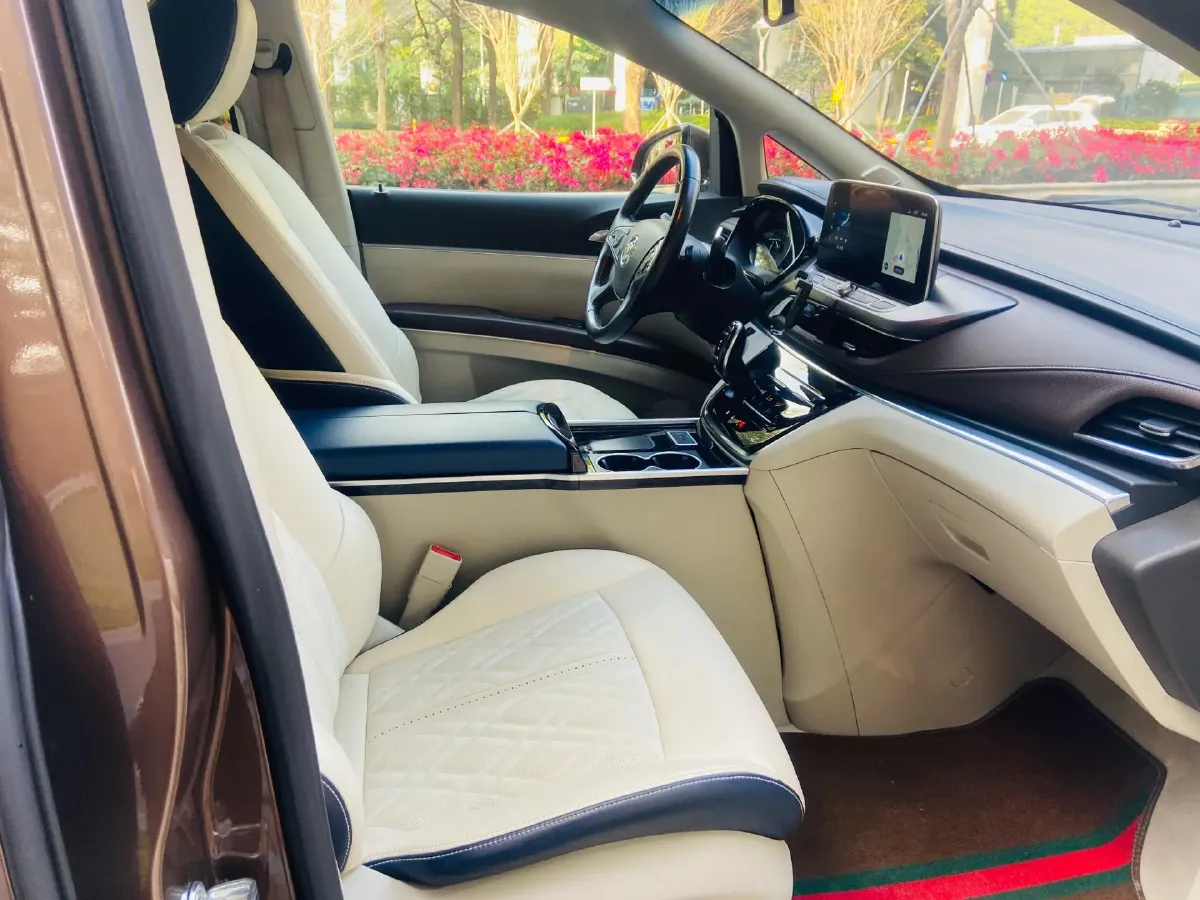 2021 Buick GL8 2.0T 237HP L4 9AT,autocango,china used car exporter,china ev exporter,chinese used car exporter,chinese used ev exporter