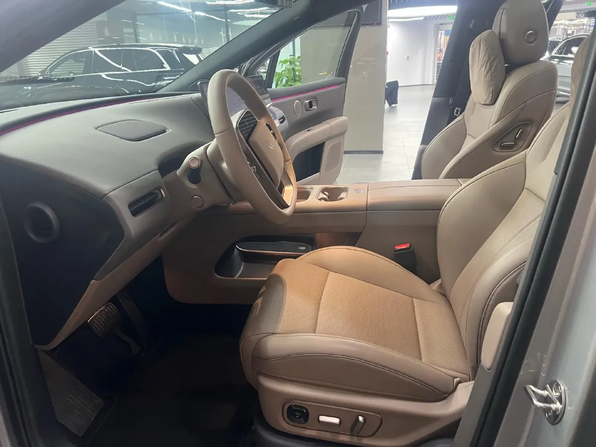 2025 Li i6 BEV,autocango,china used car exporter,china ev exporter,chinese used car exporter,chinese used ev exporter