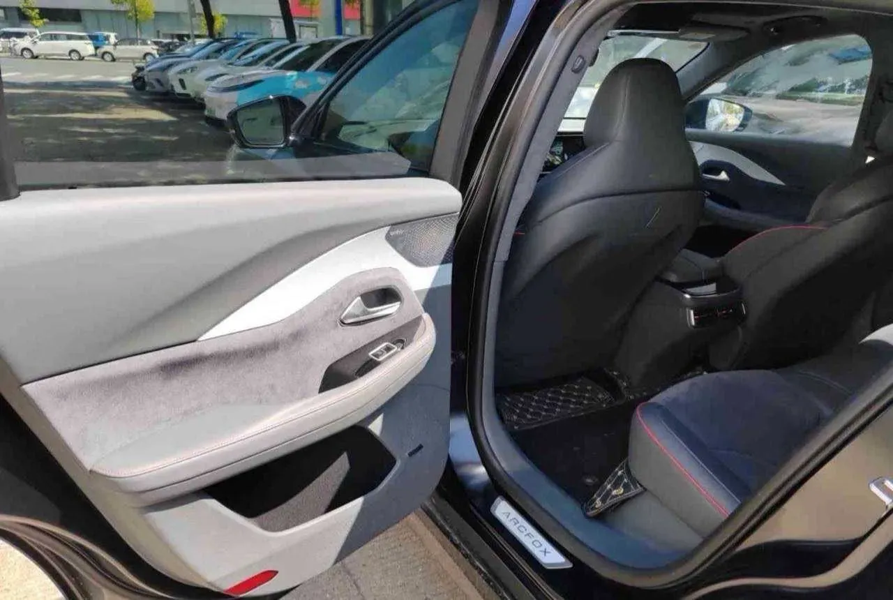 2022 ARCFOX αS BEV 74.5KWH,autocango,china used car exporter,china ev exporter,chinese used car exporter,chinese used ev exporter